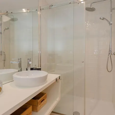 公寓 Liiiving In - Silver Light *