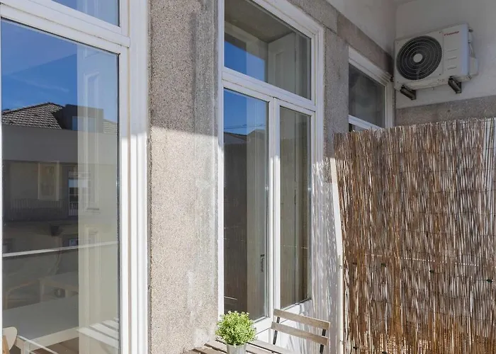 Liiiving In - Silver Light * Πόρτο