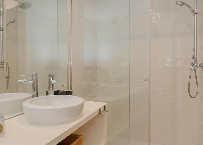 아파트 Liiiving In - Silver Light *