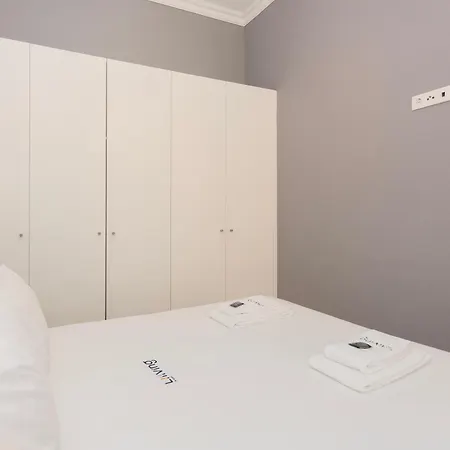 Liiiving In - Silver Light Porto