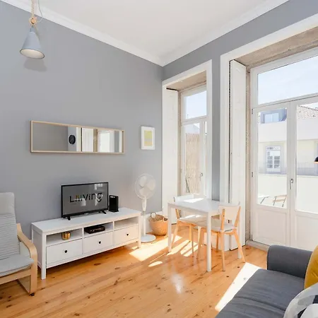 Liiiving In - Silver Light Apartment Porto